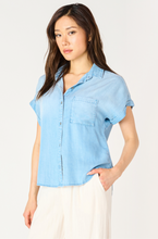 Load image into Gallery viewer, BLUE WASH BUTTON DOWN BLOUSE